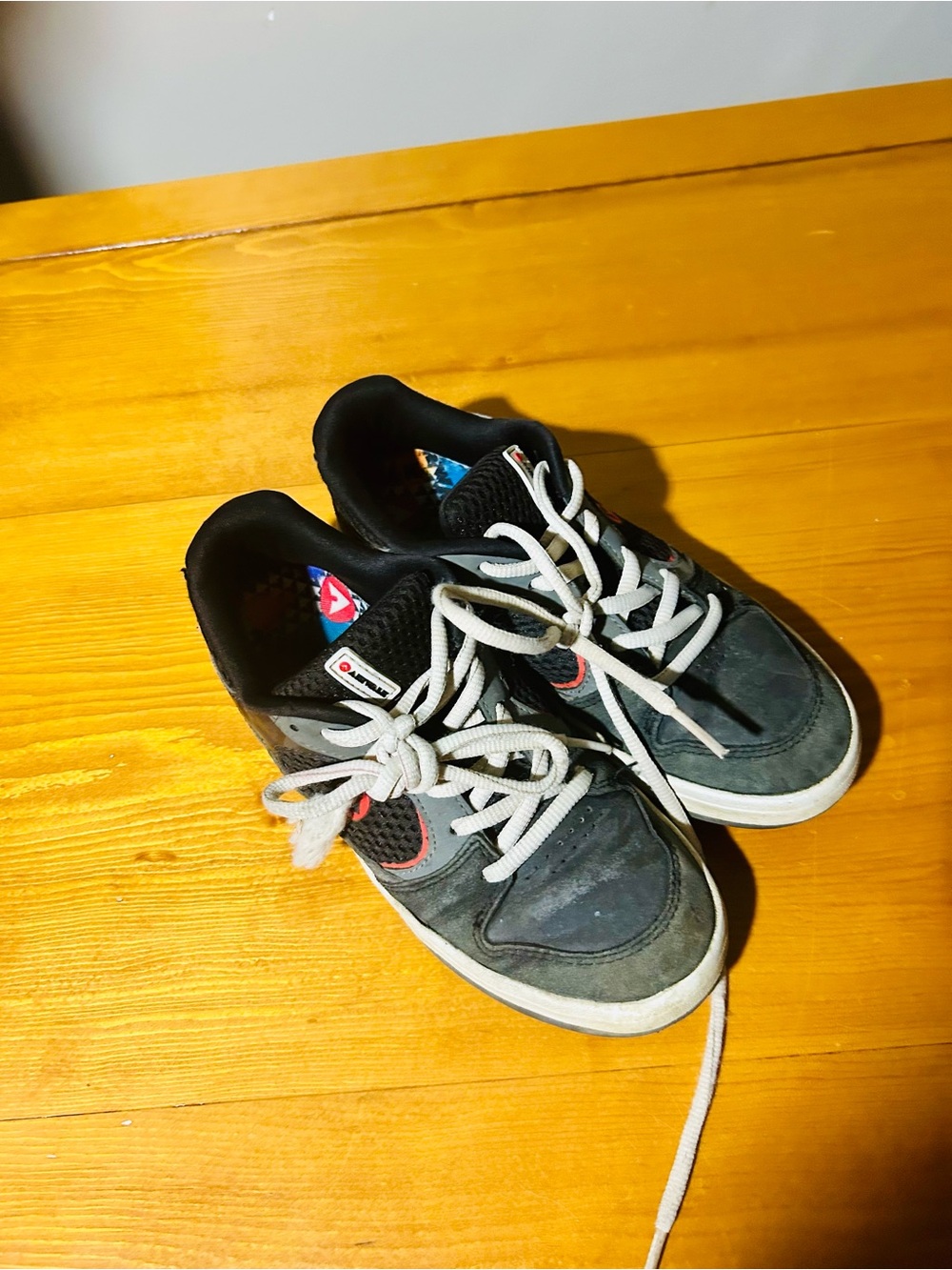 Airwalk boys size 3 Black and White Sneakers with Red Accents